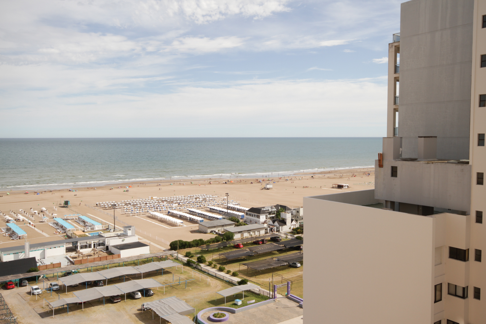 Elegante Departamento Vista Lateral al Mar.  Edificio Ciudad Maritima