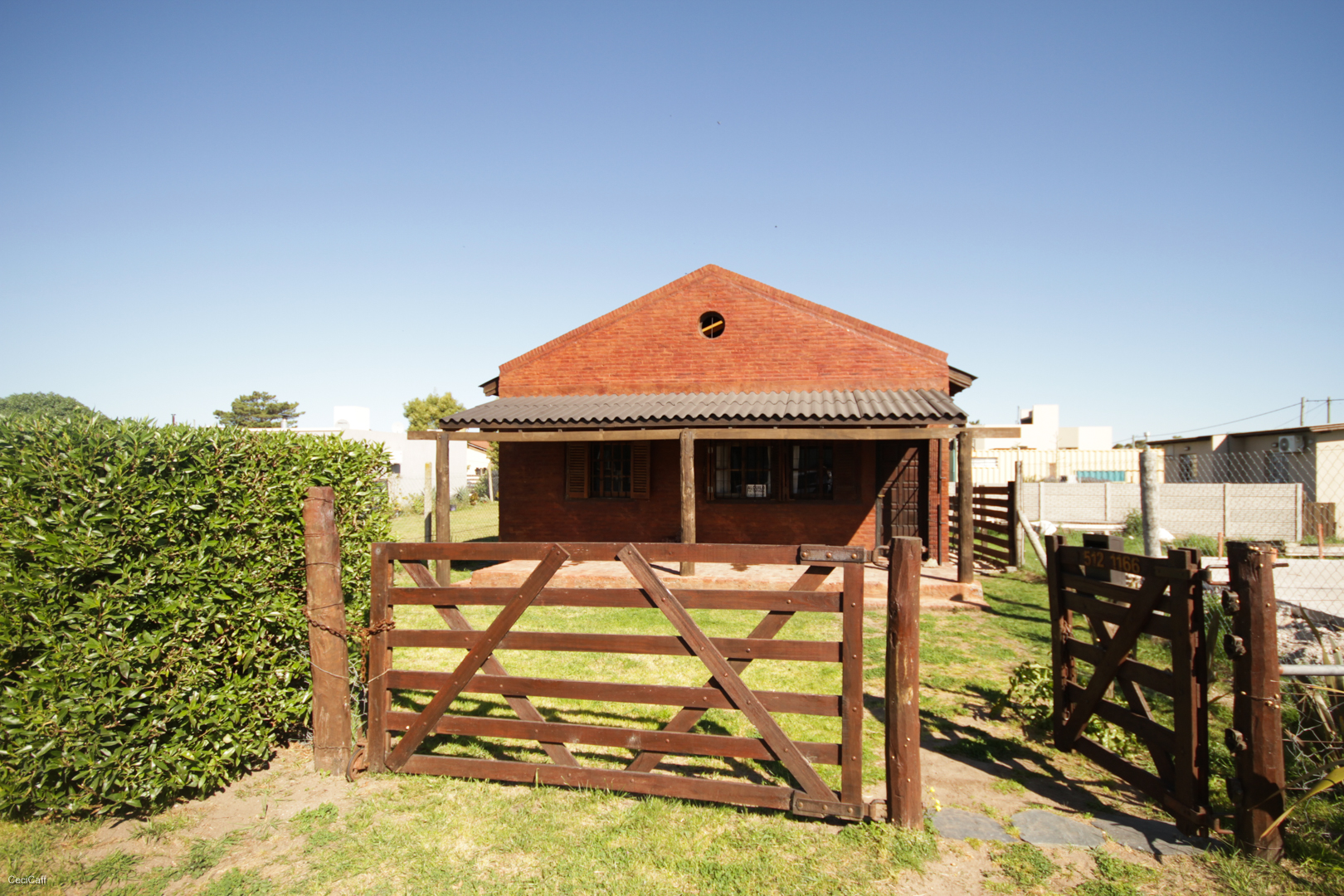 Cabaña en Quequen. Ideal para el Descanso( Temporada Baja  hasta noviembre , tres noches 100.000 pesos ) Cabaña en Quequen. Ideal para el Descanso( Temporada Baja  hasta noviembre , tres noches 100.000 pesos )