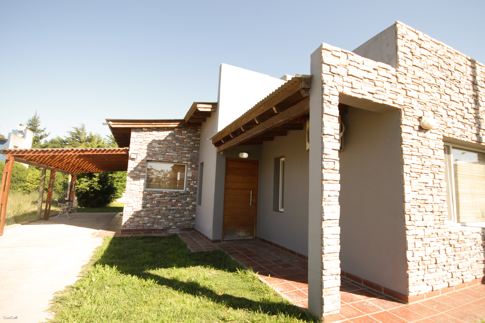 Cómoda y Moderna Casa. Barrio Villa Florida