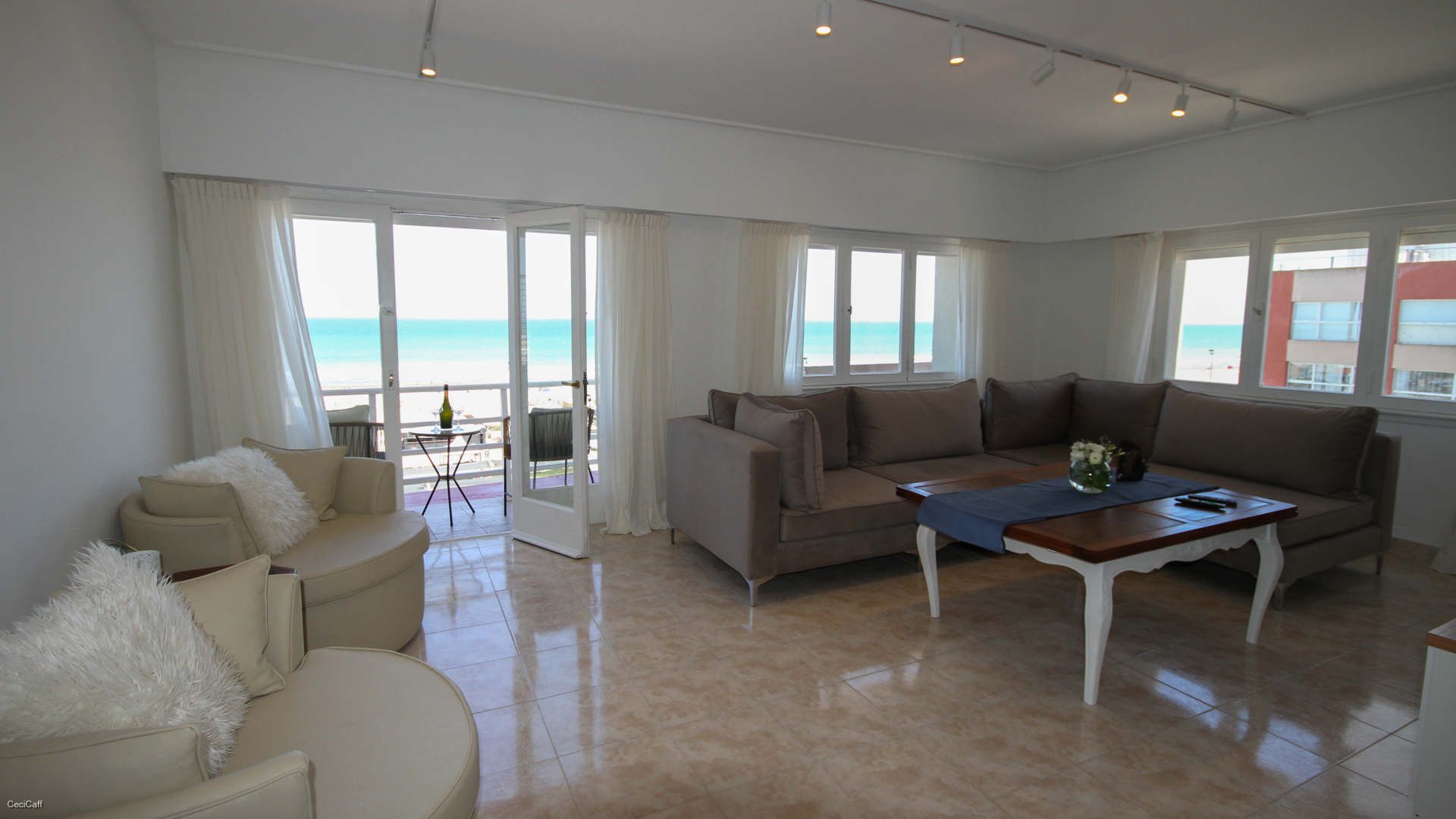 Lujoso Departamento con Balcón Vista Plena al Mar . Edificio Zubizarreta